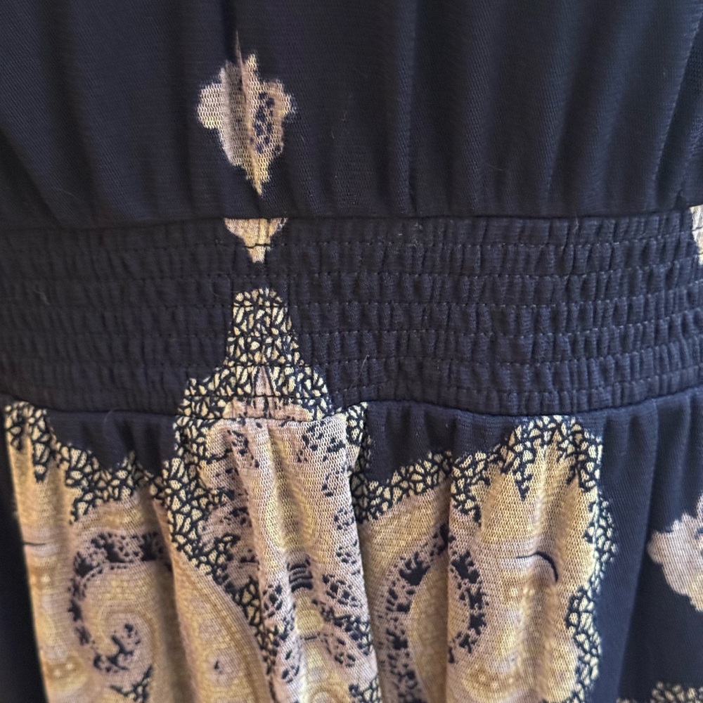 SOLD- NOT AVAILABLE 🔴 INC International Concepts Shades of Blue and Cream Blouse - Picture 3 of 6